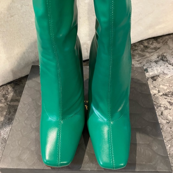 Azalea wang green stiletto flare booties - Picture 4 of 9